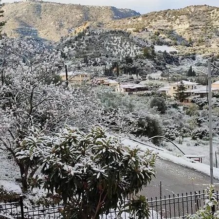 House With Sea And Mountain View Nyaraló