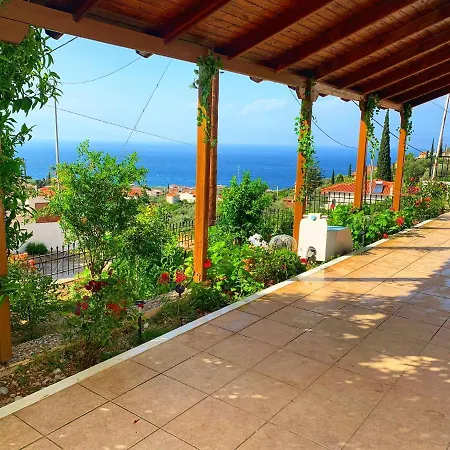 House With Sea And Mountain View Rozená