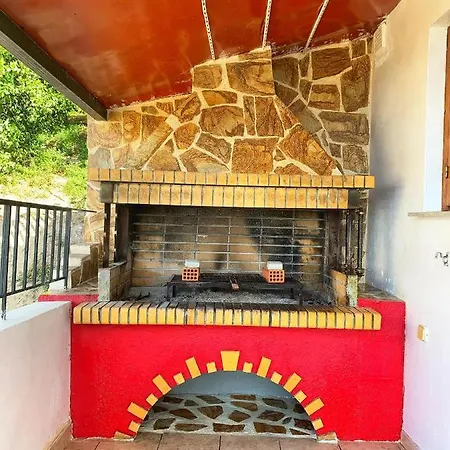House With Sea And Mountain View * Rozená