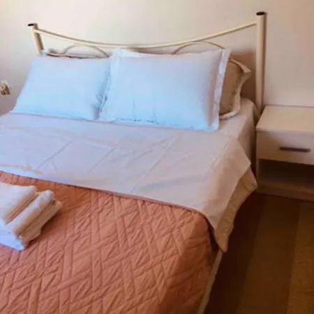 Nyaraló House With Sea And Mountain View