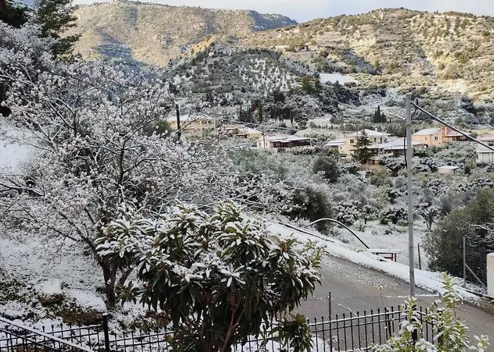 House With Sea And Mountain View Vakantiehuis