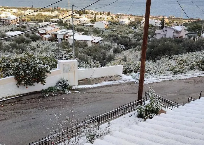 House With Sea And Mountain View Vakantiehuis