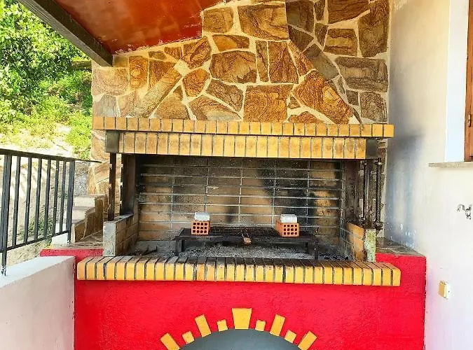 House With Sea And Mountain View * Rozená