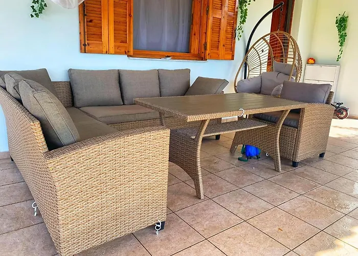 House With Sea And Mountain View * Rozená